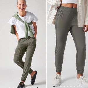 Athleta Textured Brooklyn Jogger, Mountain Olive SIZE 14T